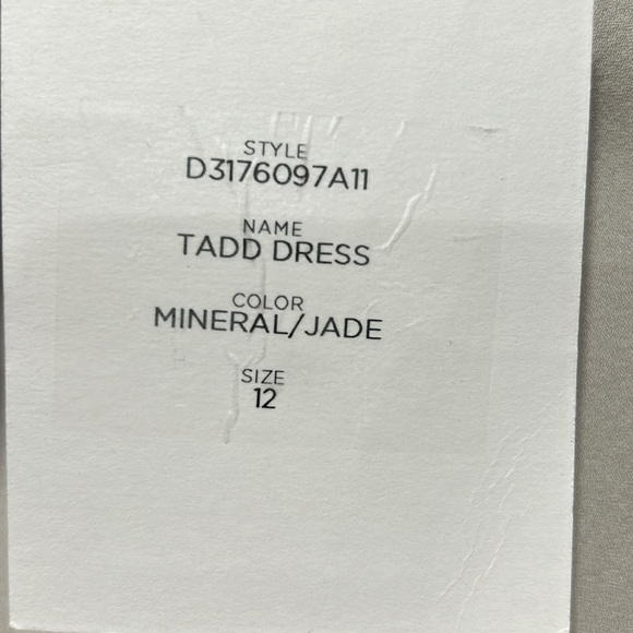 Diane Von Furstenberg 100% Silk Tadd Dress - Picture 8 of 10